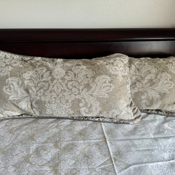 Royal Velvet  Luxury King Size Pillow Cases Set of 2  Exclusive Decoration - Picture 1 of 16